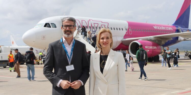 El aeropuerto de Castellón refuerza la conexión con Rumanía con la puesta en marcha de una nueva ruta a Cluj 1 El aeropuerto de Castellón refuerza la conexión con Rumanía con la puesta en marcha de una nueva ruta a Cluj