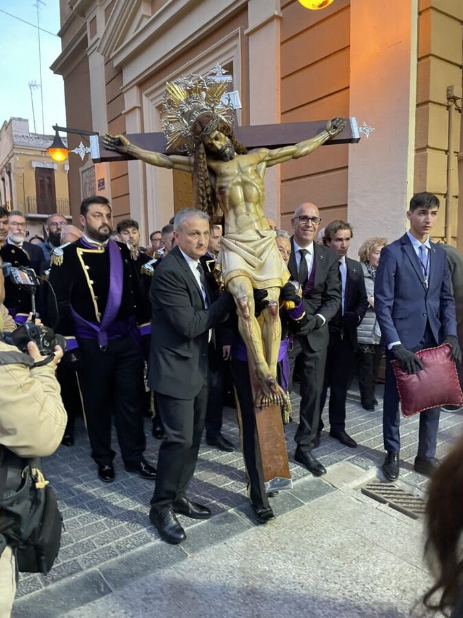 La Semana Santa Marinera celebra esta noche la resurrección tras una Procesión del Sto. Entierro muy numerosa 8 Go16Lj XEAAfX8L