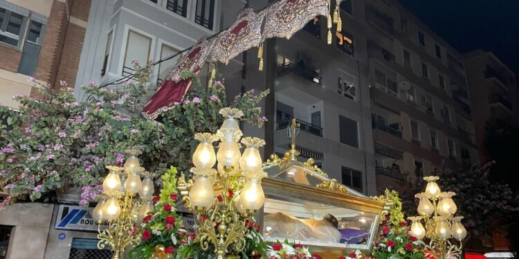 La Semana Santa Marinera celebra esta noche la resurrección tras una Procesión del Sto. Entierro muy numerosa 1 La Semana Santa Marinera celebra esta noche la resurrección tras una Procesión del Sto. Entierro muy numerosa