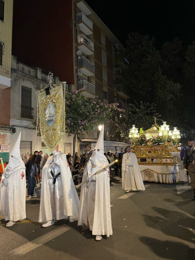La Semana Santa Marinera celebra esta noche la resurrección tras una Procesión del Sto. Entierro muy numerosa 9 Go25sf2XUAAUojK