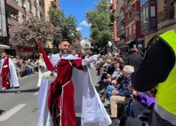 El desfile de Resurrección cierra la Semana Santa Marinera