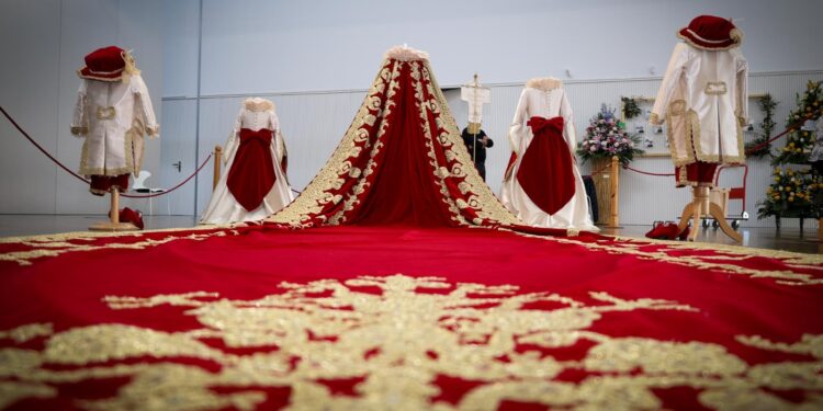 Lucia Mora, reina del Encuentro de la Semana Santa de Torrent desvela su vestido 1 Lucia Mora, reina del Encuentro de la Semana Santa de Torrent desvela su vestido