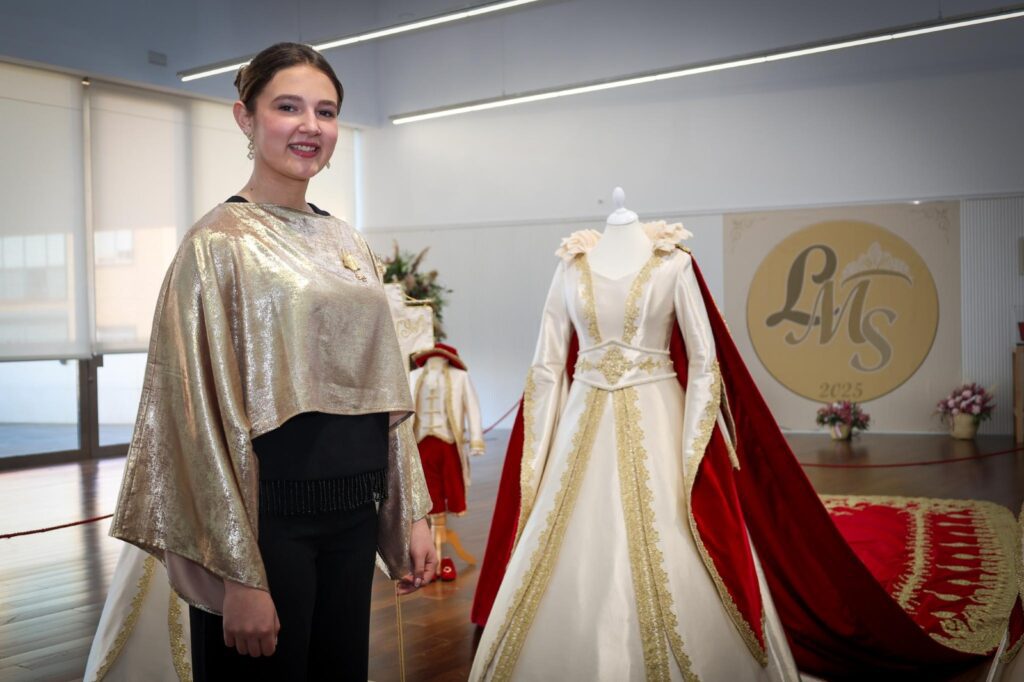 Lucia Mora, reina del Encuentro de la Semana Santa de Torrent desvela su vestido 13 WhatsApp Image 2025 04 16 at 17.44.211