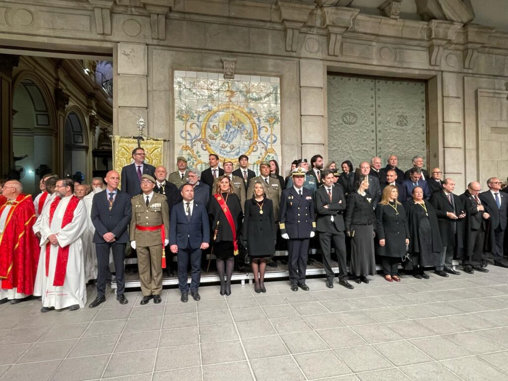 La Semana Santa Marinera celebra esta noche la resurrección tras una Procesión del Sto. Entierro muy numerosa 4 WhatsApp Image 2025 04 19 at 08.31.06