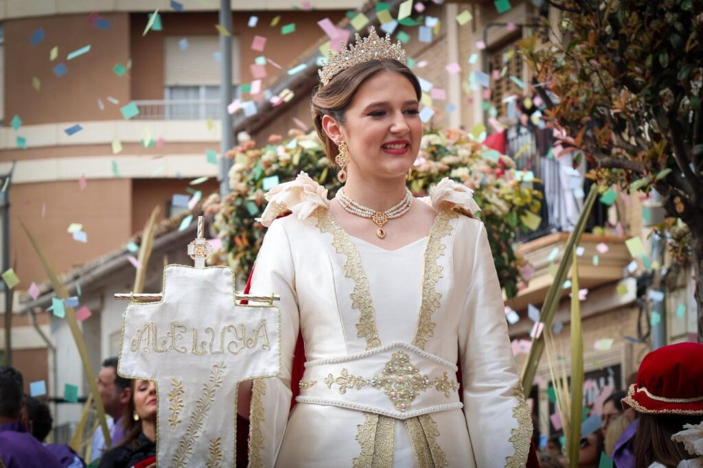 Torrent celebra su Encuentro Glorioso presidido por la Reina del Encuentro y da paso a la Pascua 11 WhatsApp Image 2025 04 20 at 11.49.131