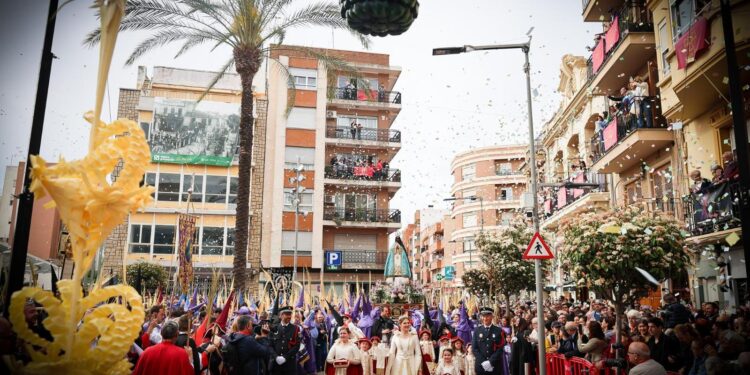 Torrent celebra su Encuentro Glorioso presidido por la Reina del Encuentro y da paso a la Pascua 1 Torrent celebra su Encuentro Glorioso presidido por la Reina del Encuentro y da paso a la Pascua