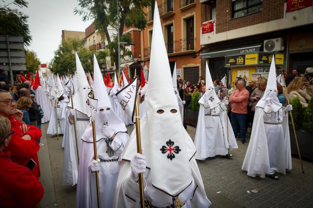 Torrent celebra su Encuentro Glorioso presidido por la Reina del Encuentro y da paso a la Pascua 16 WhatsApp Image 2025 04 20 at 11.49.16