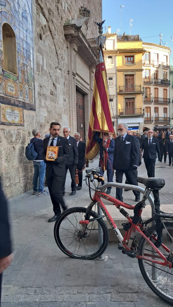 La processó de Sant Jordi recorre el cor del Cap i Casal 15 WhatsApp Image 2025 04 23 at 19.34.09