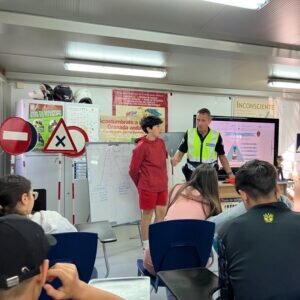 Escolapios Granada-Cartuja realizan jornadas sobre Seguridad Vial 2 492502032 1214402050695356 5427429016032742901 n