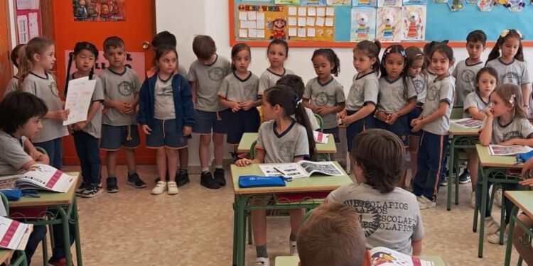 Momento de transición para los más pequeños de Escuelas Pías Malvarrosa