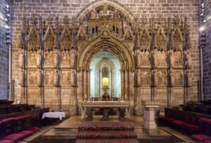 Salida extraordinaria del Santo Cáliz a San Juan de la Peña y Jaca estará expuesto en el Monasterio de San Juan de la Peña y en la Catedral de Jaca el 15 y 16 de julio 2 Capilla Santo Caliz Valencia