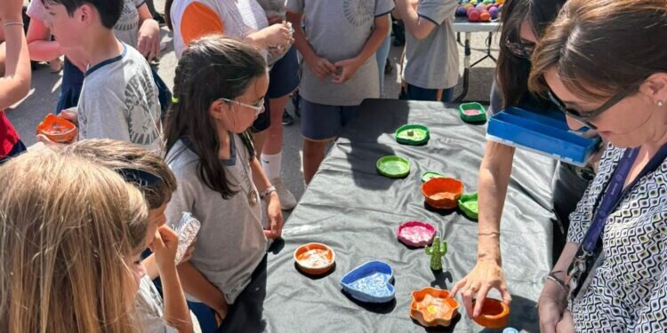 Escuelas Pías Malvarrosa celebra "Mercadillo Solidario" 1 Escuelas Pías Malvarrosa celebra "Mercadillo Solidario"