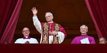 León XIV, el 267º sucesor de Pedro, ex-cardenal Robert Francis Prevost Martinez