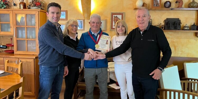 Fernando Avilés Iriarte recibe la Medalla de Honor de la Organización Mundial de Turismo Ecuestre (OMTE) 1 Fernando Avilés Iriarte recibe la Medalla de Honor de la Organización Mundial de Turismo Ecuestre (OMTE)