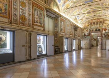 Los Museos Vaticanos revelan la colección de micromosaicos en una exposición fantástica