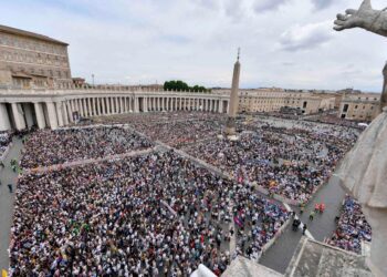200.000 personas han recibido hoy al Papa León XIV en su primera Misa del inicio del Pontificado