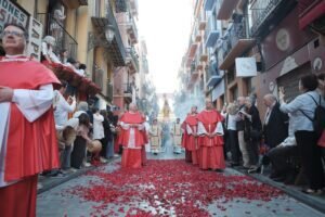 El Nuncio de su Santidad en España preside la Procesión General de la Virgen de los Desamparados en Valencia 4 Procesion general virgen desamparados