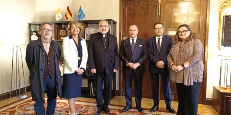 Artistas asturianos donan 18.000 euros a Cáritas Valencia para los afectados de la DANA mediante una subasta de arte solidaria 1 Artistas asturianos donan 18.000 euros a Cáritas Valencia para los afectados de la DANA mediante una subasta de arte solidaria