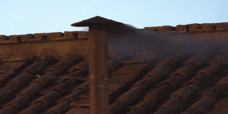 Fumata negra en la primera votación del cónclave para elegir un nuevo Pontífice 1 Fumata negra en la primera votación del cónclave para elegir un nuevo Pontífice