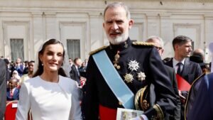Los Reyes de España asisten a la Misa de incio de Pontificado del Papa León XIV 3 x1080