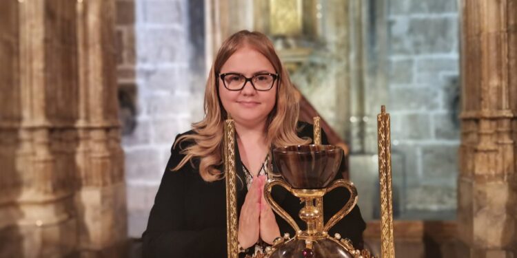 La Dra. Ana Mafé experta mundial en el Santo Grial desvela sus secretos en La Sotonera 1 La Dra. Ana Mafé experta mundial en el Santo Grial desvela sus secretos en La Sotonera