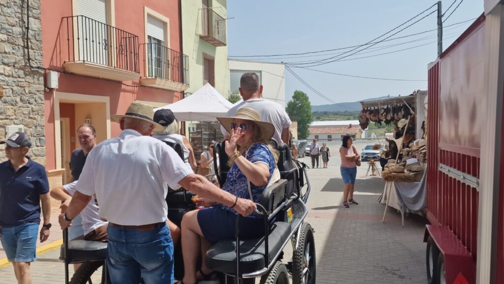 La Asociación Cultural El Camino del Santo Grial, presente en la XVIII Feria de Barracas 4 20250614 120122 Mediana