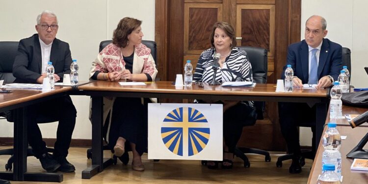 Caminata con antorchas para reafirmar la urgencia de la paz 1 Caminata con antorchas para reafirmar la urgencia de la paz