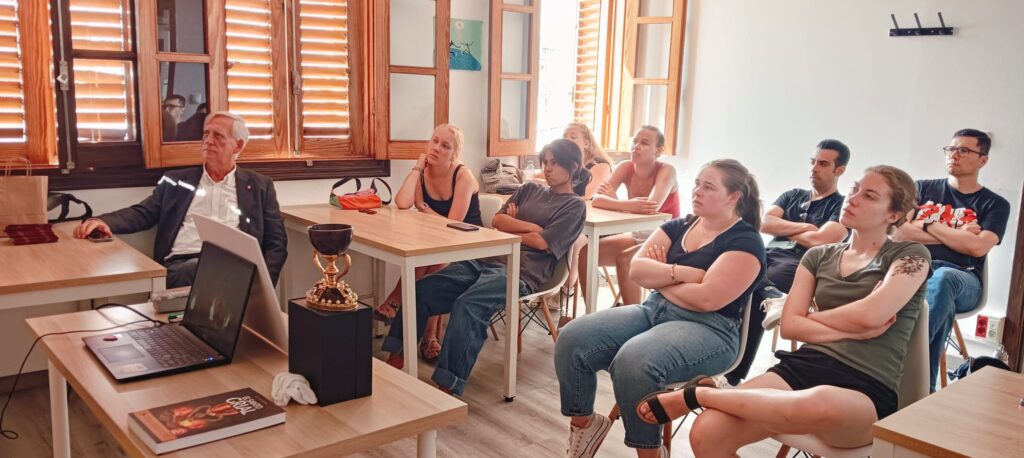 EUROACE en Valencia acoge la I Jornada de El Camino del Santo Grial con estudiantes de la Washington State University 6 I JORNADA EL CAMINO DEL SANTO GRIAL EUROACE PRESENTACION