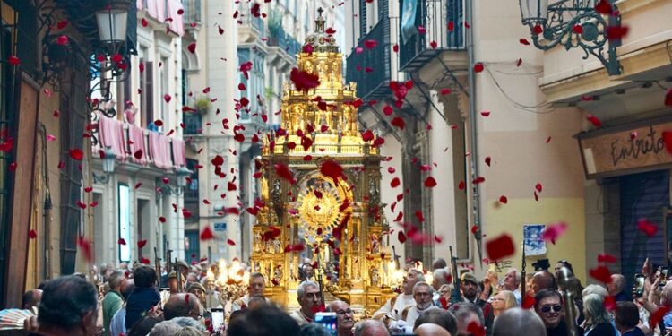 El Arzobispo preside la solemnidad del Corpus Christi en Valencia, celebración, sentimiento y emoción