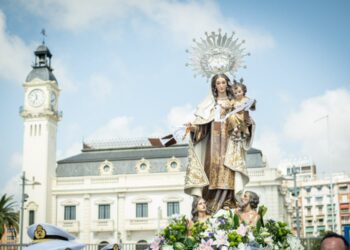 Virgen del Carmen, guía y esperanza Miércoles 16 de julio, fiesta de la Virgen del Carmen y Día de las Gentes del Mar