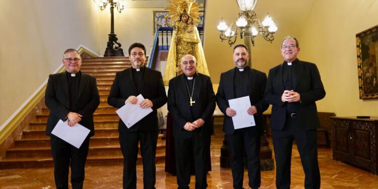 El Arzobispo de Valencia nombra a los vicarios episcopales F.Javier Grande, de la V, y J.J Monfort, de la VIII, y a F. Carrasco vicerrector de La Inmaculada
