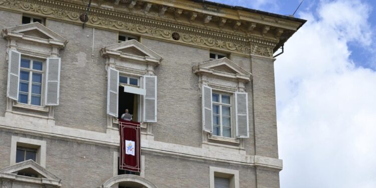 El Papa exhorta a negociar un futuro de paz para todos los pueblos 1 El Papa exhorta a negociar un futuro de paz para todos los pueblos