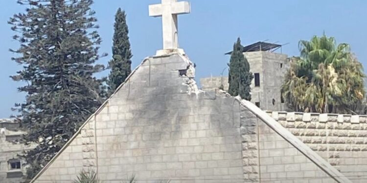 Los ataques a la Iglesia de la Sagrada Familia, la única iglesia católica en la Franja de Gaza