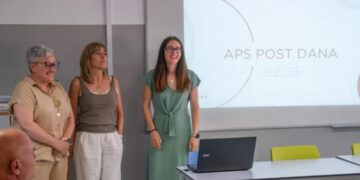 Solidaridad de alumnos de colegios diocesanos a comercios afectados por la Dana de Valencia