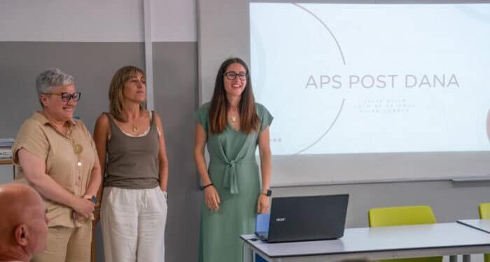 Solidaridad de alumnos de colegios diocesanos a comercios afectados por la Dana de Valencia