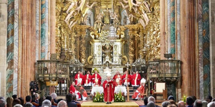 España renueva su esperanza ante el Apóstol Santiago en el dia de su festividad 1 Galicia renovó su ofrenda con un mensaje de unidad, justicia y fraternidad