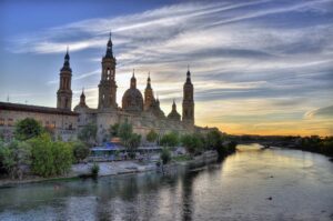 La archidiócesis de Zaragoza traza sus «pistas» para un curso sinodal y misionero 2 Pilar atardecer