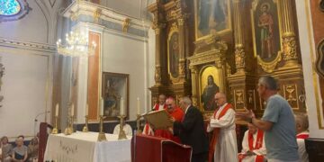 El Arzobispo preside en Real de Gandia la primera misa solemne en honor a San Carmelo Bolta