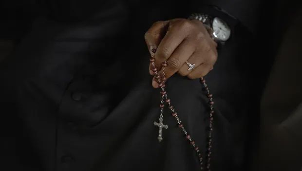 Según un estudio reciente, el rezo del Rosario beneficia la salud mental 1 El rezo del Rosario beneficia la salud mental, revela un estudio reciente