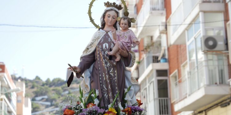 Cullera (Valencia) vive una jornada repleta de emoción y tradición por la Virgen del Carmen
