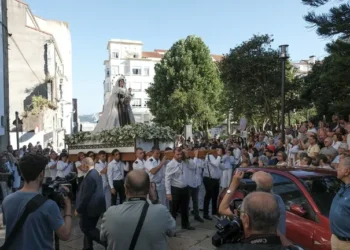 Ferrol se desvive por la Virgen del Carmen en una jornada dedicada a la procesión marítima