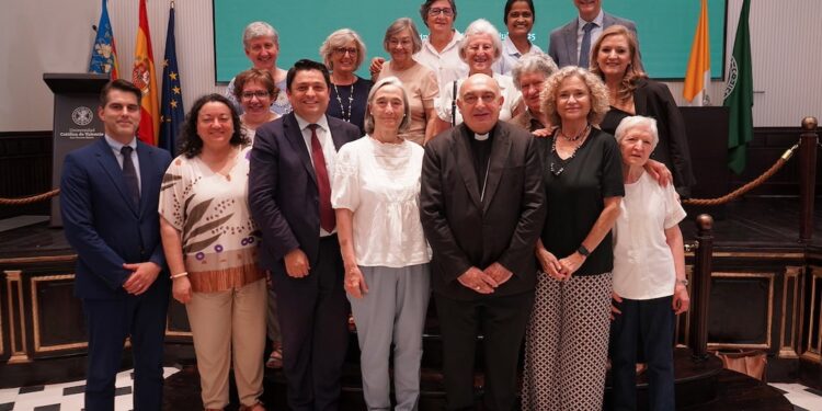 La Universidad Católica de Valencia entrega su Medalla de Oro a la Congregación de Hermanas de la Caridad de Santa Ana 1 La Universidad Católica de Valencia entrega su Medalla de Oro a la Congregación de Hermanas de la Caridad de Santa Ana