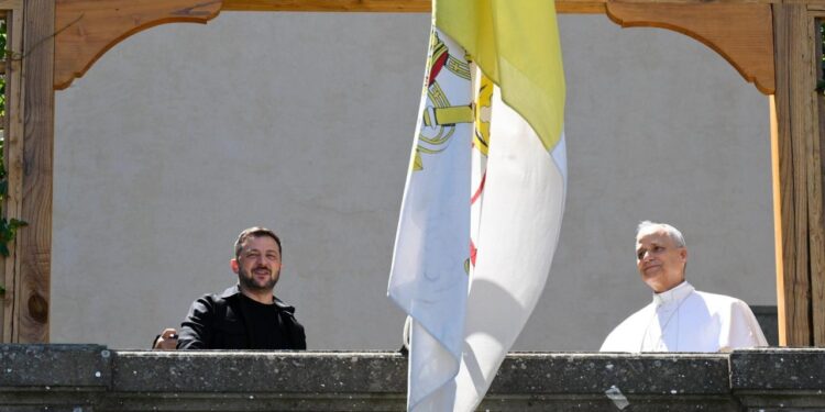 El Papa recibe a Zelensky en Castel Gandolfo, reafirmada disponibilidad para negociar en el Vaticano 1 El Papa recibe a Zelensky en Castel Gandolfo, reafirmada disponibilidad para negociar en el Vaticano