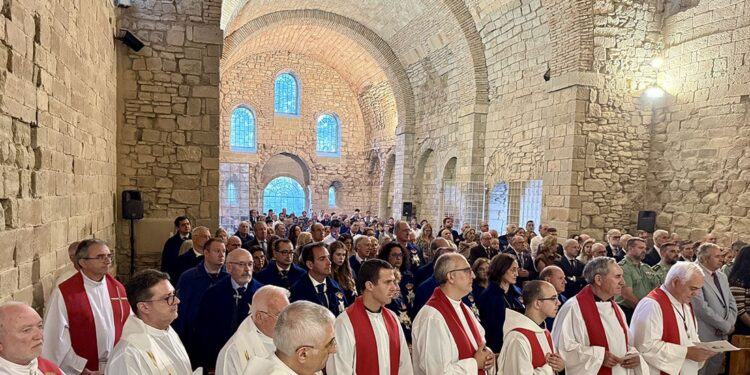 Gran acogida del Santo Cáliz a su llegada a San Juan De la Peña y Jaca 1 Gran acogida del Santo Cáliz a su llegada a San Juan De la Peña y Jaca