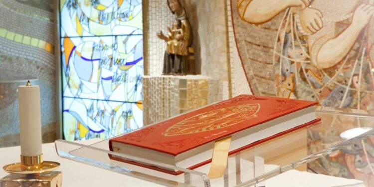 Lecturas para la celebración de la eucaristía en inglés, italiano y francés 1 Lecturas para la celebración de la eucaristía en inglés, italiano y francés