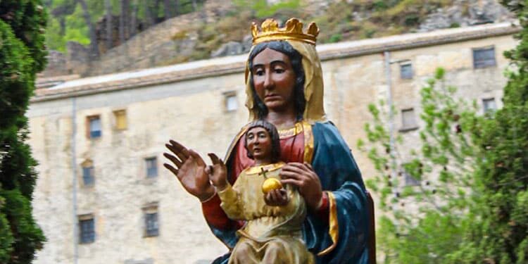 Agres acoge este viernes, y el sábado, la representación del milagro de la aparición de la Virgen a un pastor en el siglo XV