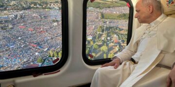 Vigilia en Tor Vergata. Espectacular llegada de León XIV para la Vigilia con los Jóvenes
