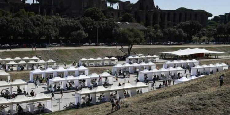 Circo Massimo de Roma transformado en un gigantesco confesionario para el Jubileo 1 Circo Massimo de Roma transformado en un gigantesco confesionario para el Jubileo