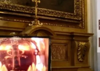 "Milagro Divino: La sangre de San Pantaleón se licúa al mismo tiempo en España e Italia"