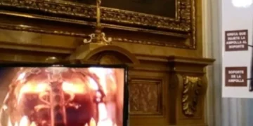 "Milagro Divino: La sangre de San Pantaleón se licúa al mismo tiempo en España e Italia"